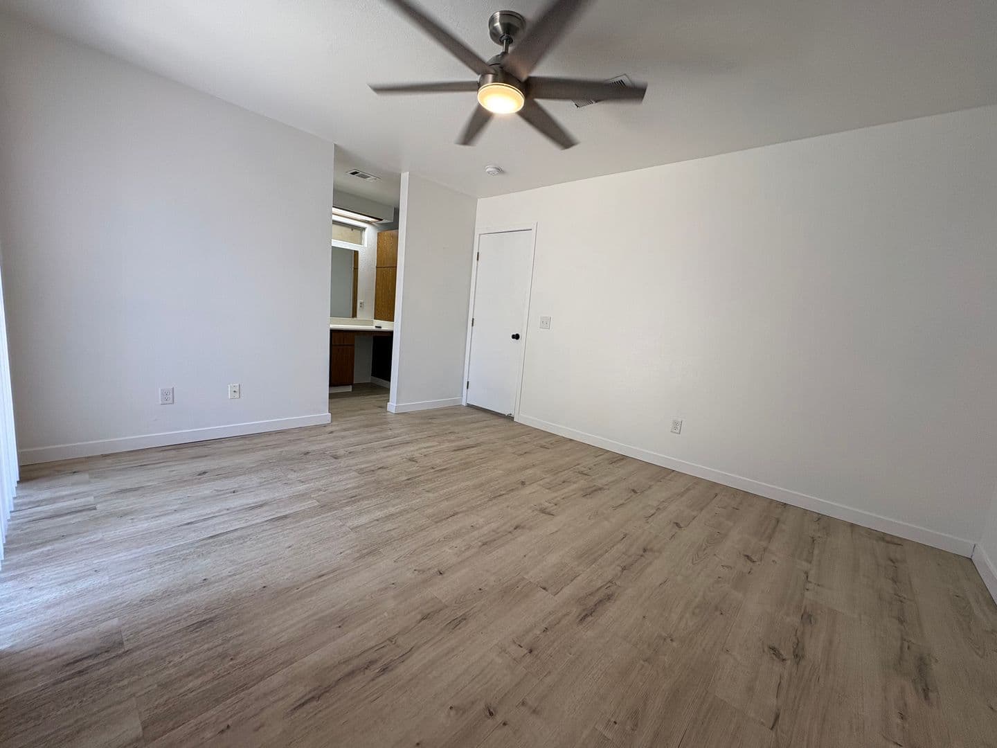 Visalia House: 2324 West Delta Ave