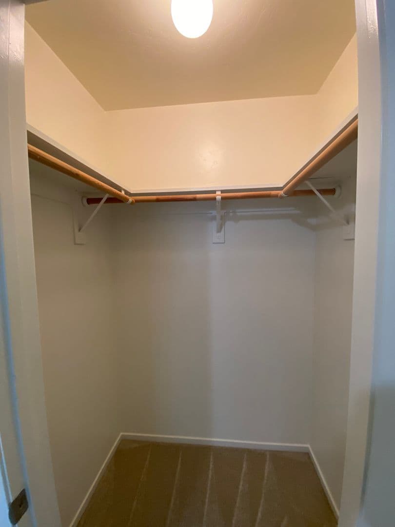 Visalia House: 1025 West Reese Ct