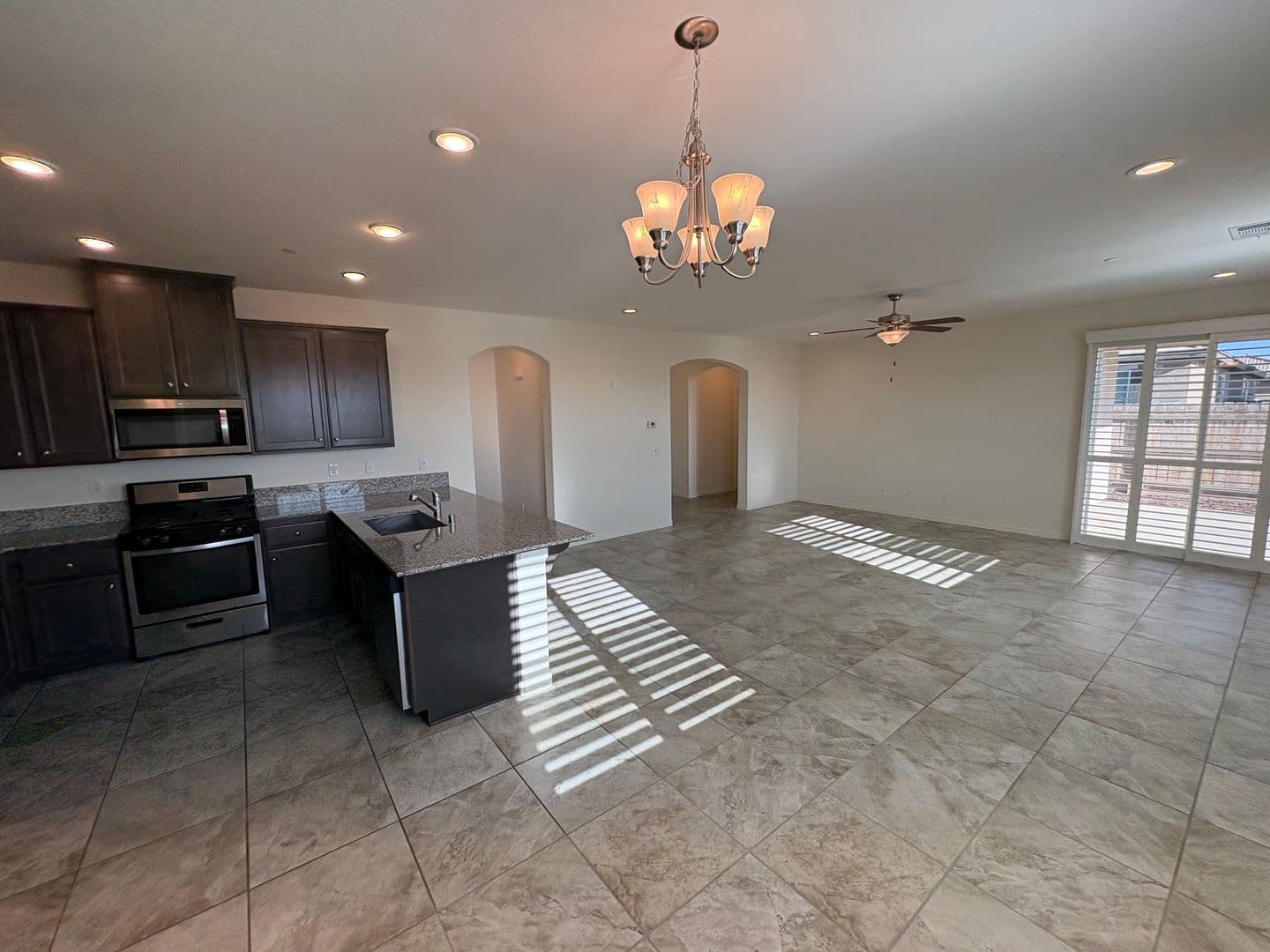 Visalia House: 3208 North Rova Ct