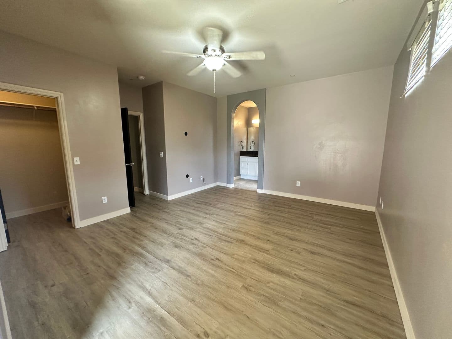 Farmersville House: 421 W. Trinta St
