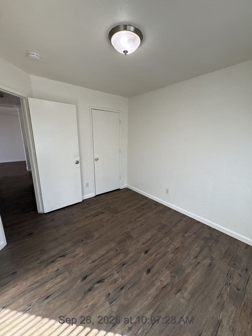 Tulare Apartment: 103-115 West Sonora Avenue