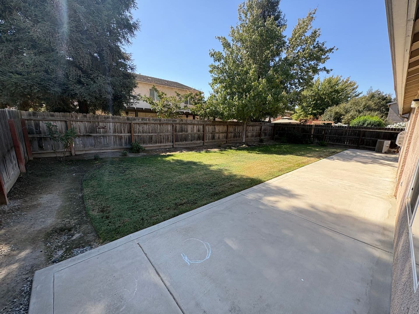 Visalia House: 2967 West Jerome Ave