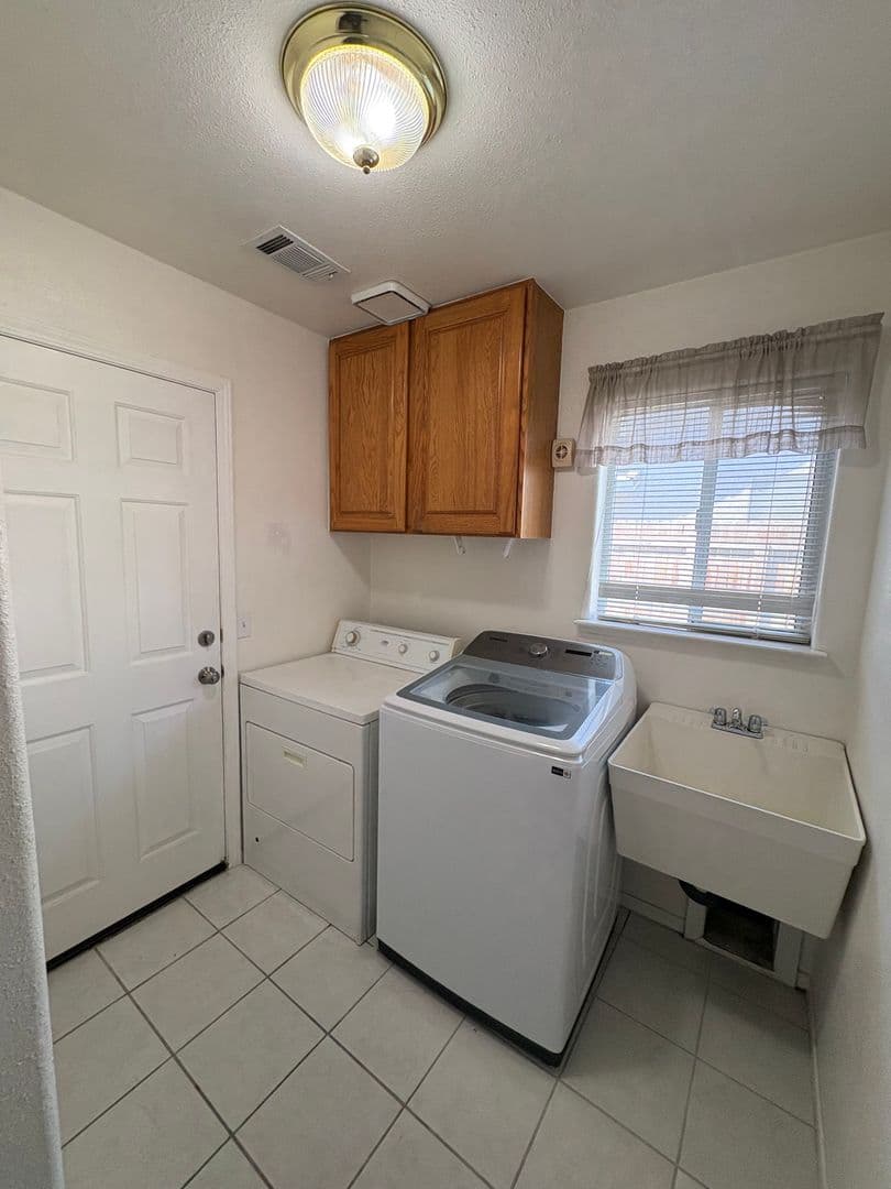 Visalia House: 5730 West Monte Verde Ct