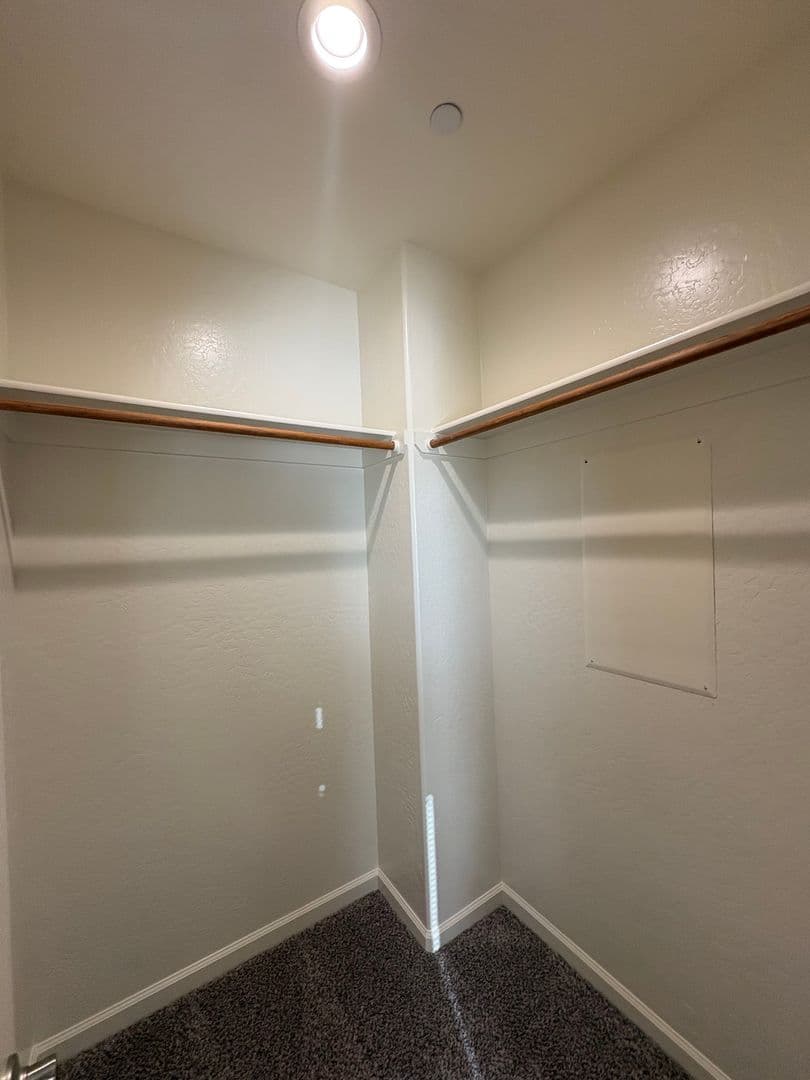 Visalia House: 1005 West Sedona Ave