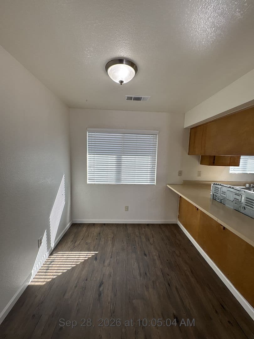 Tulare Apartment: 103-115 West Sonora Avenue