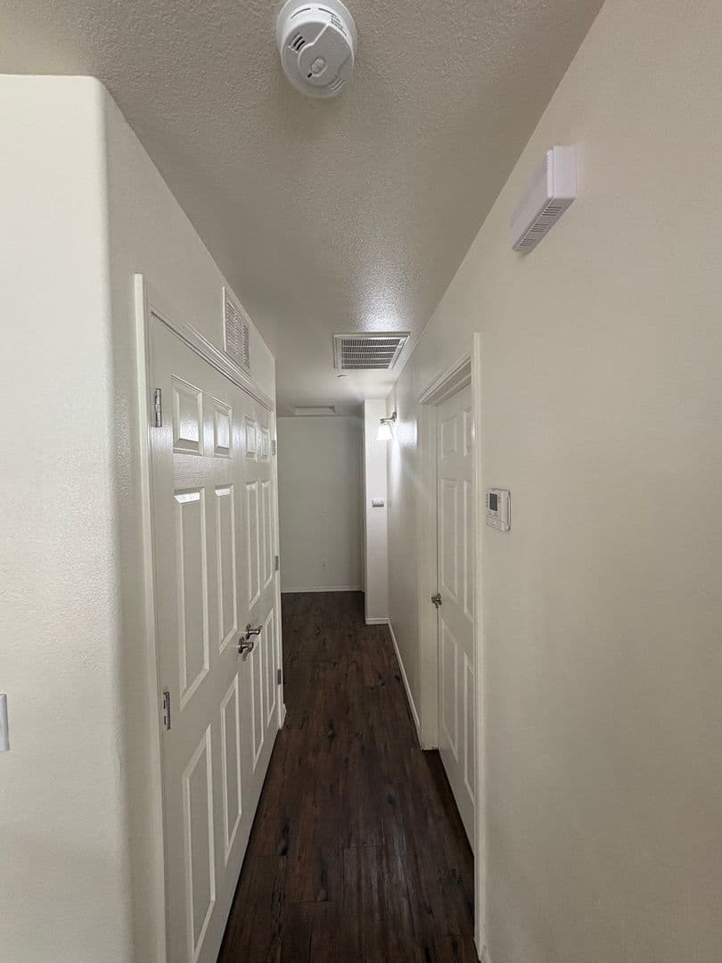 Tulare House: 2109 Bella Oaks Drive