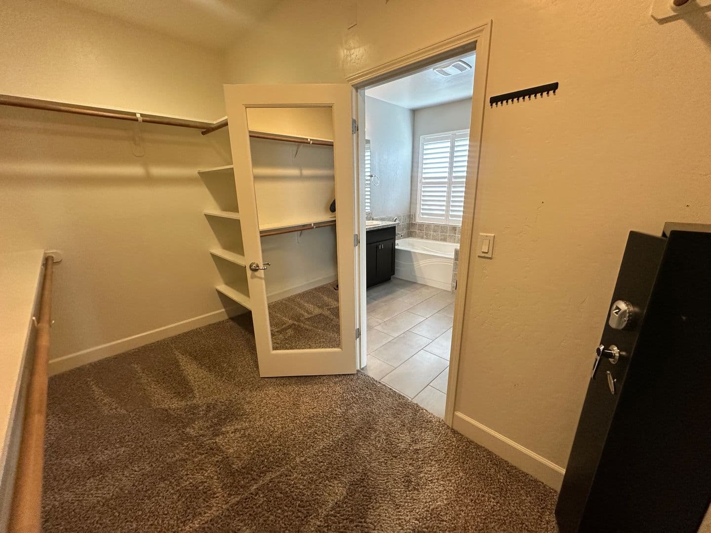 Visalia House: 2001 W Flagstaff Ave