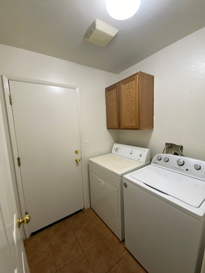 Visalia House: 3848 East Oak Avenue