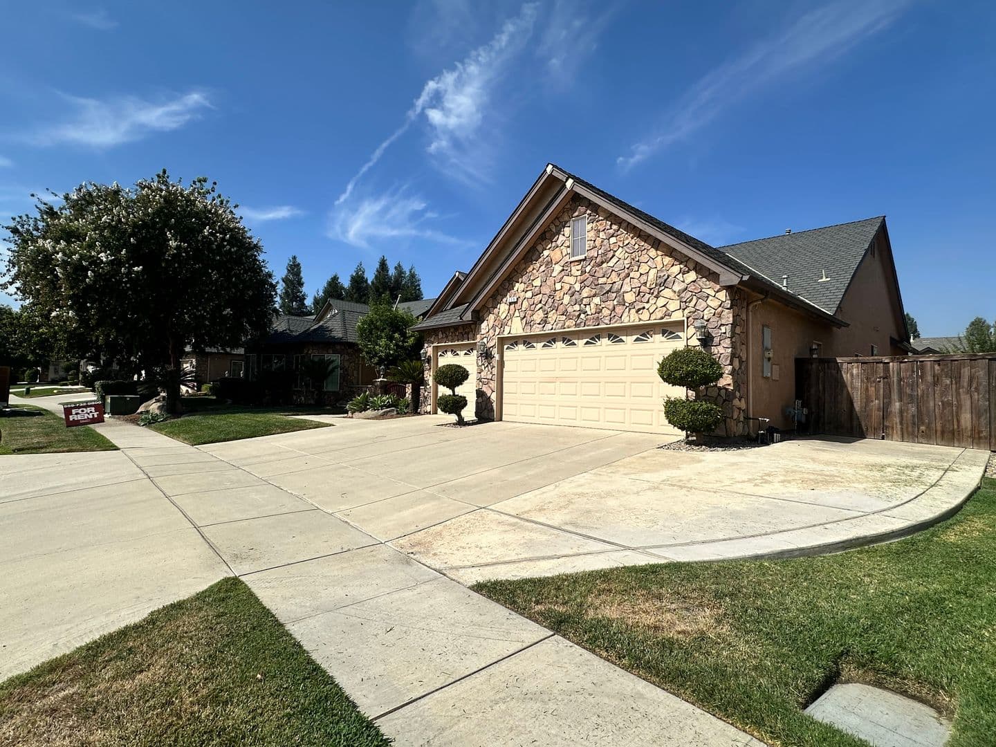 Visalia House: 239 North Preston St