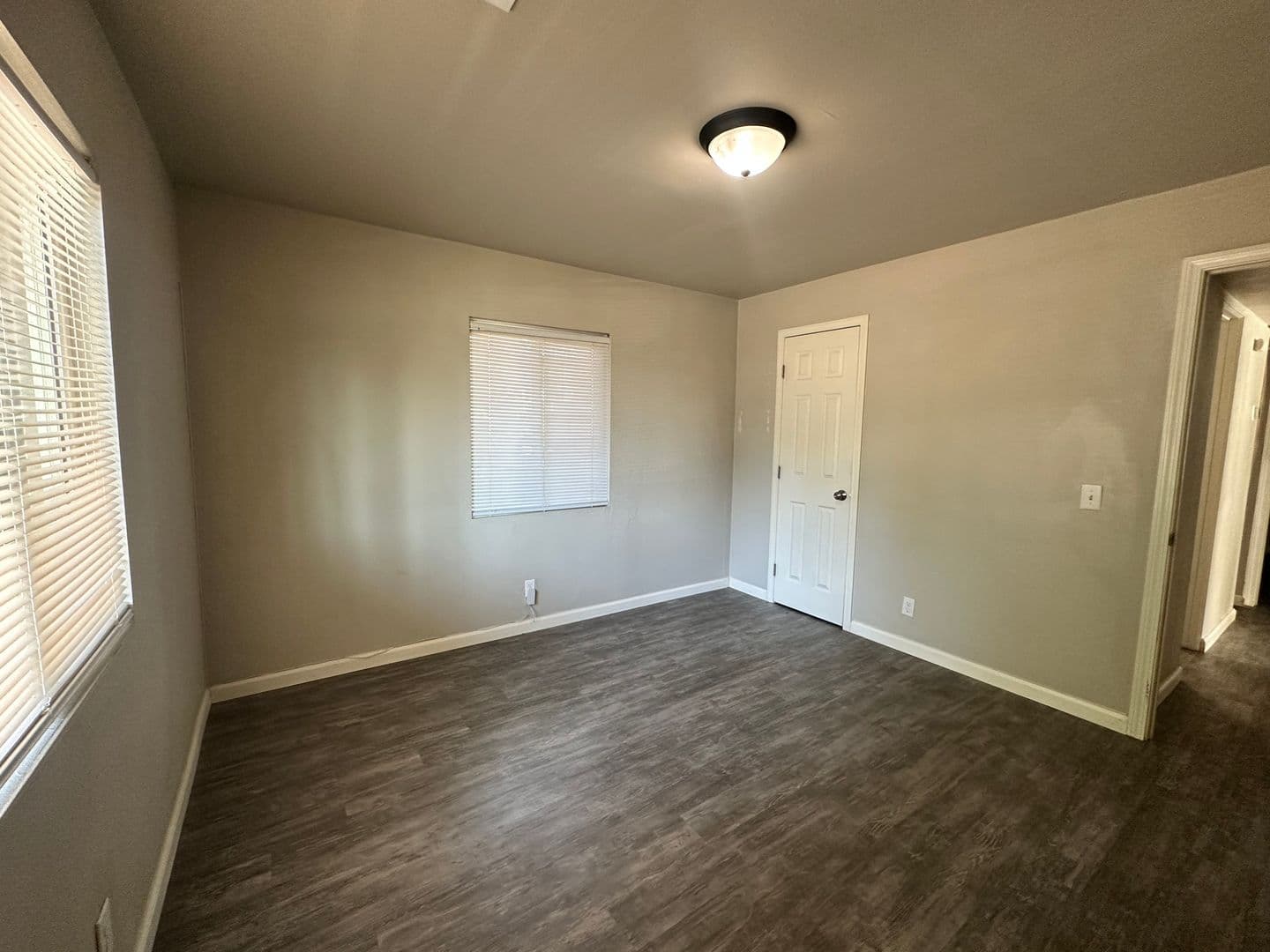 Tulare House: 534 South Los Angeles St
