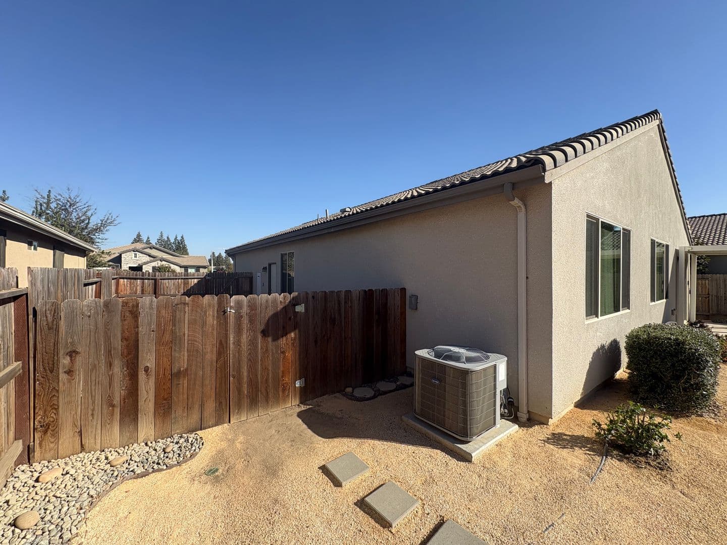 Visalia House: 3215 S Meadowbrook St