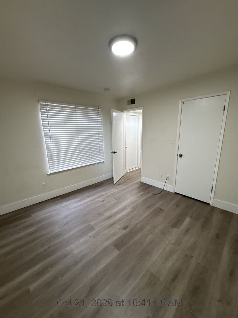 Visalia Apartment: 3521 W Campus Ave -5