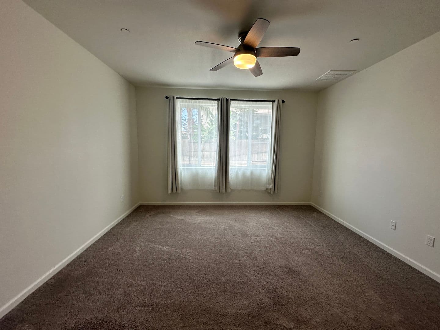 Visalia House: 2231 South Lebec St