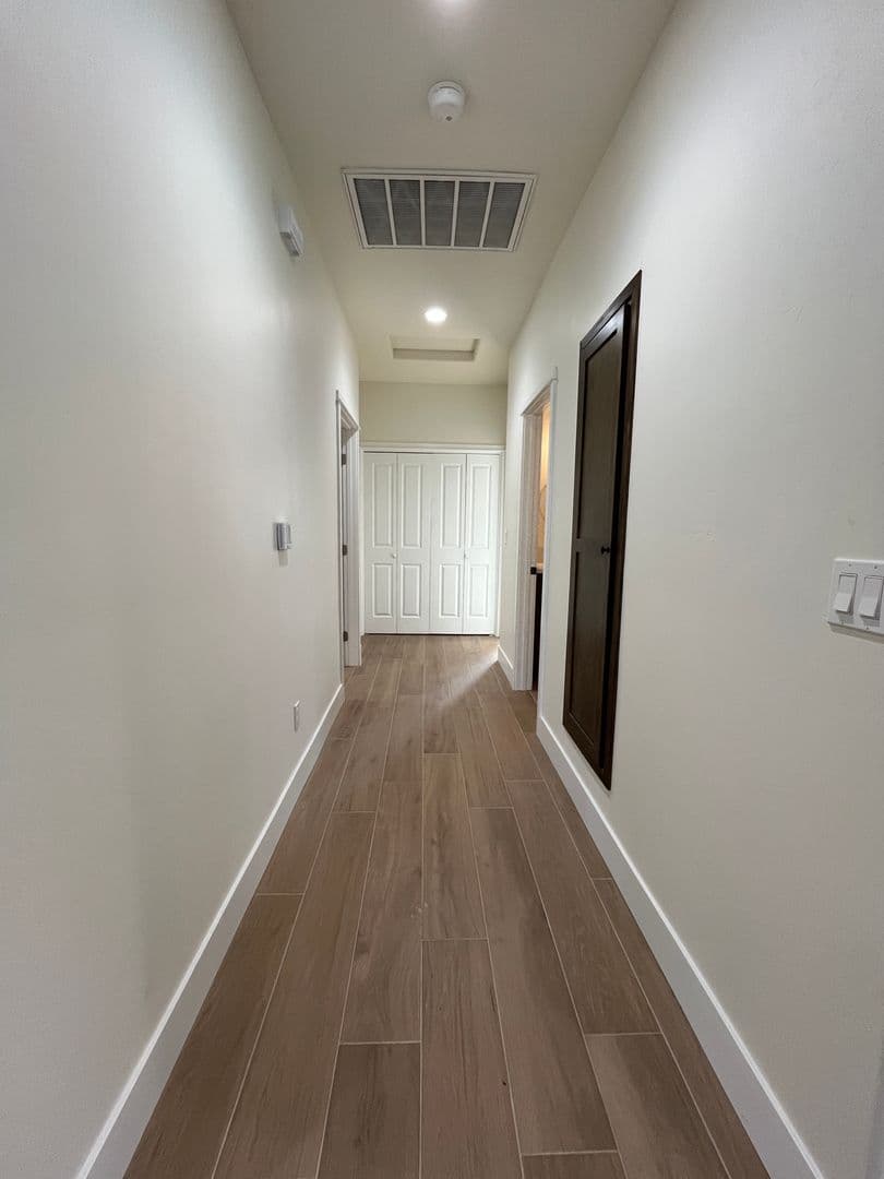 Lindsay House: 440 N Westwood Ave