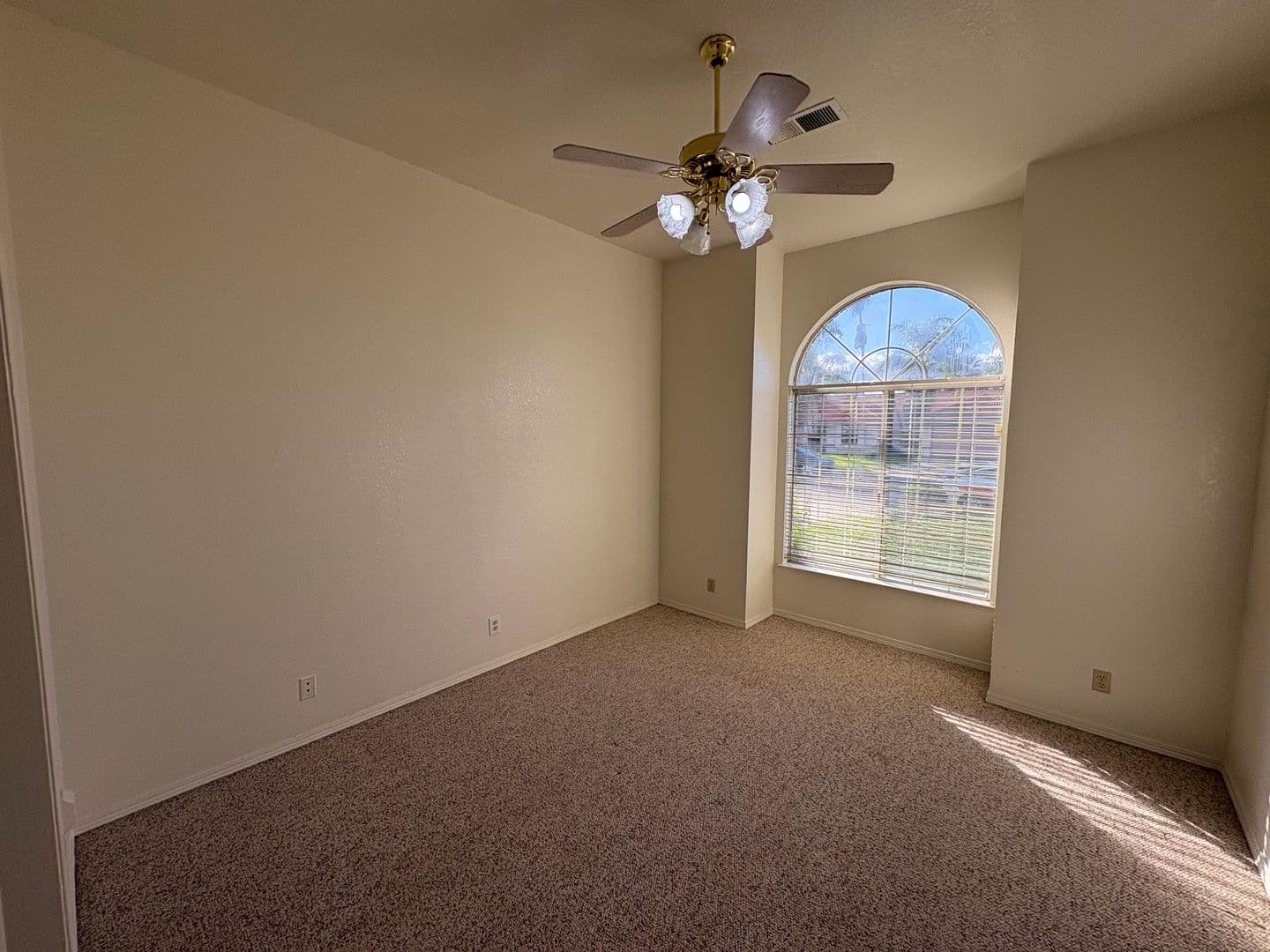 Visalia House: 1036 North Palm St