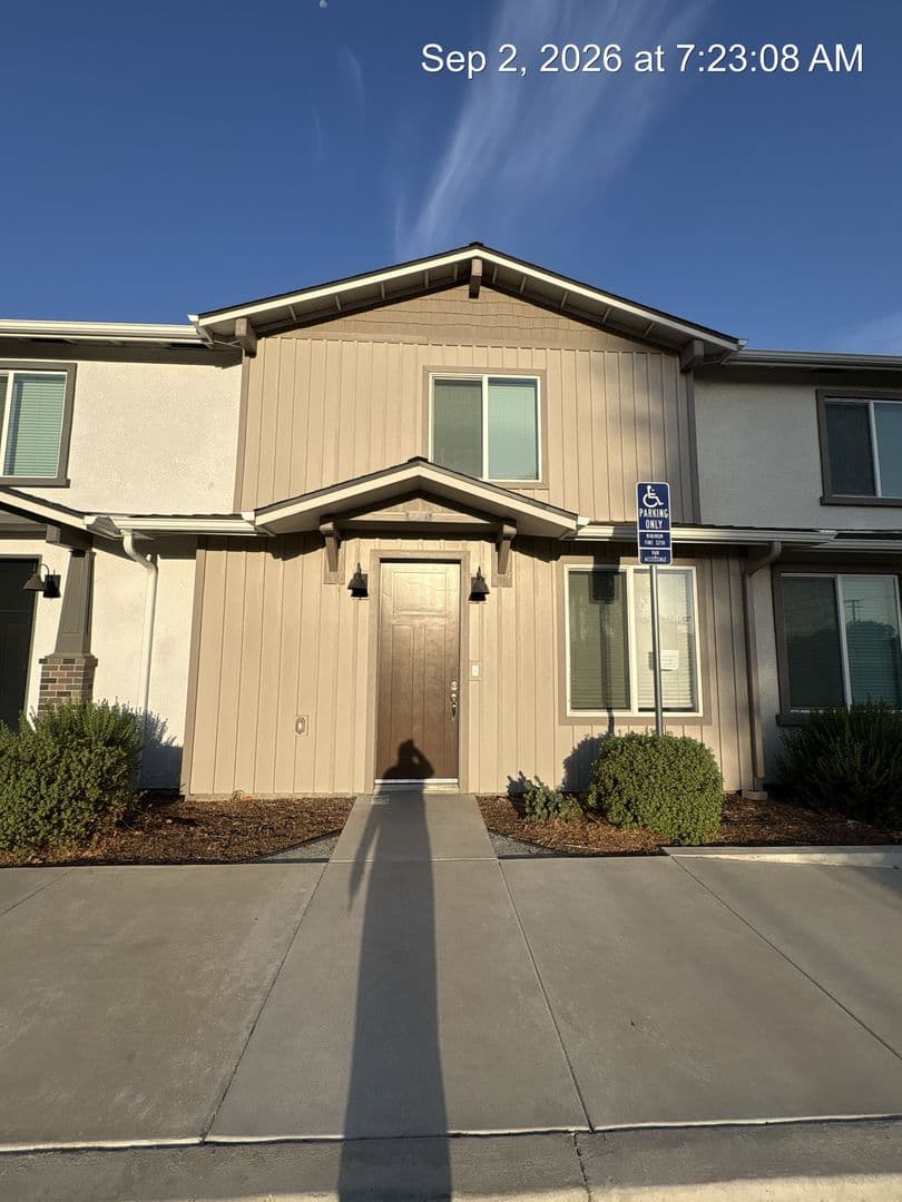 Visalia Apartment: 418 S Summit Street Unit #101-104
