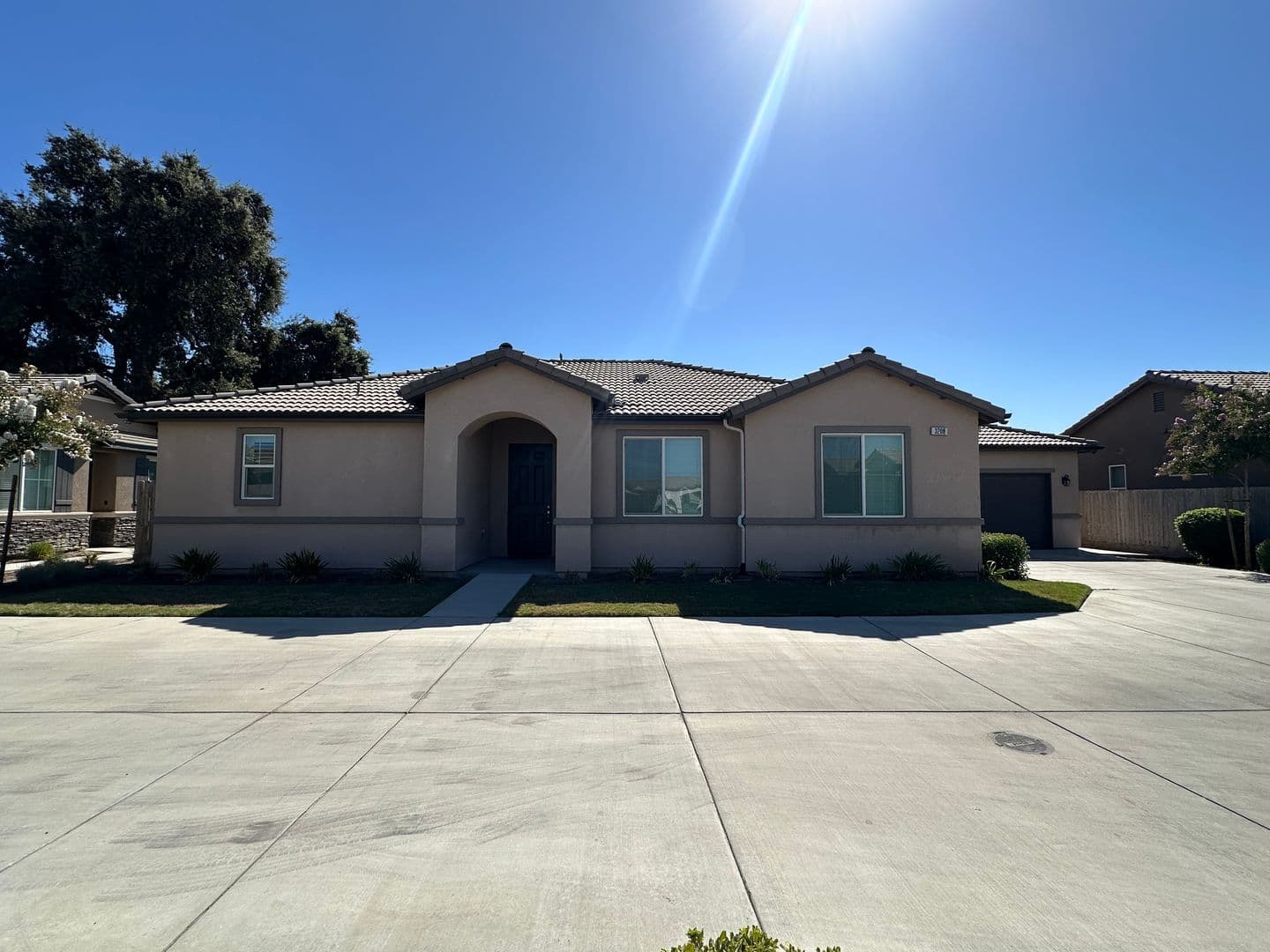 Visalia House: 3208 North Rova Ct