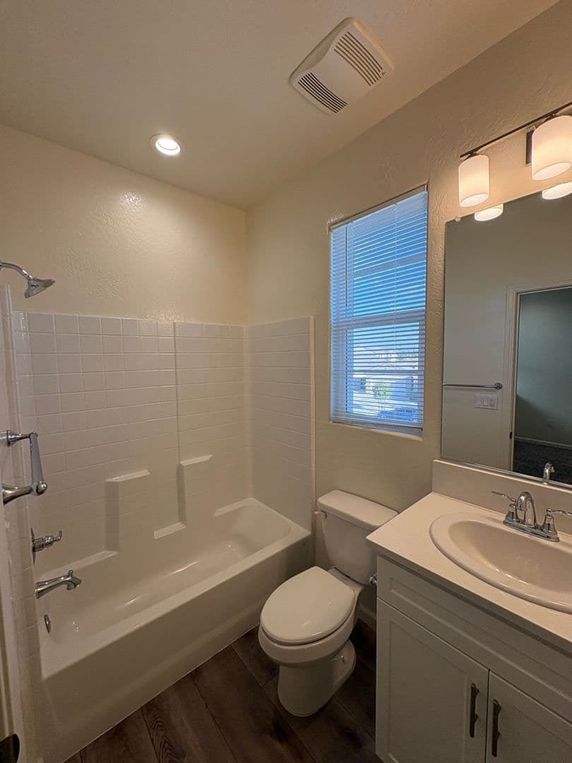 Visalia House: 1005 West Sedona Ave