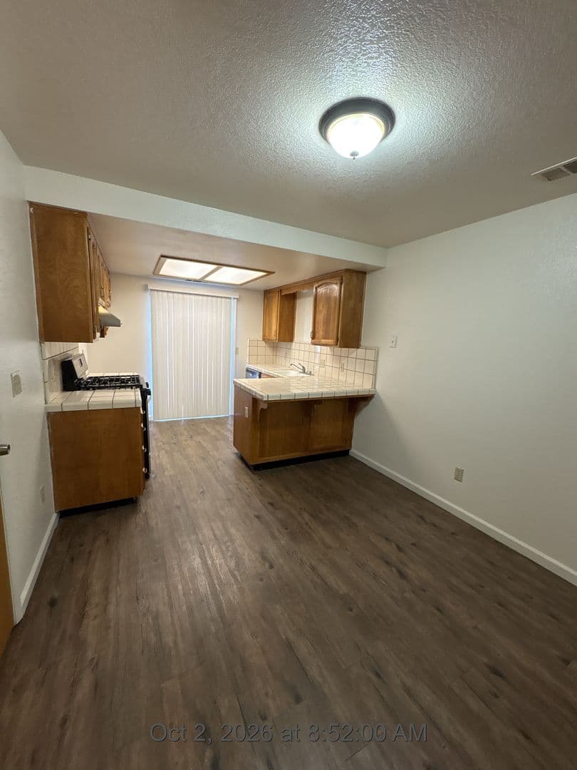 Visalia Apartment: 1324-1330 South Rossmoor