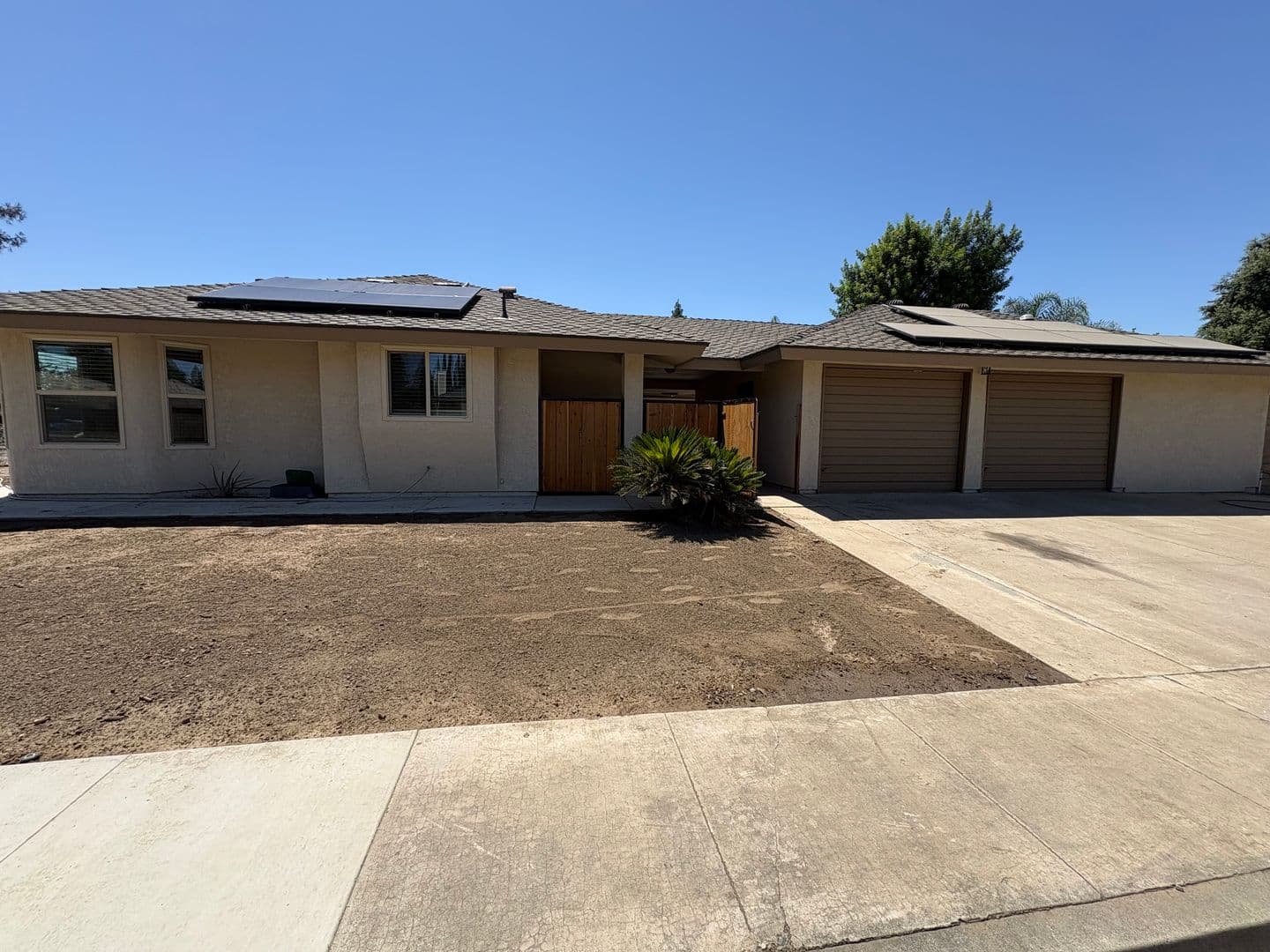 Visalia House: 2322 East Vassar Dr