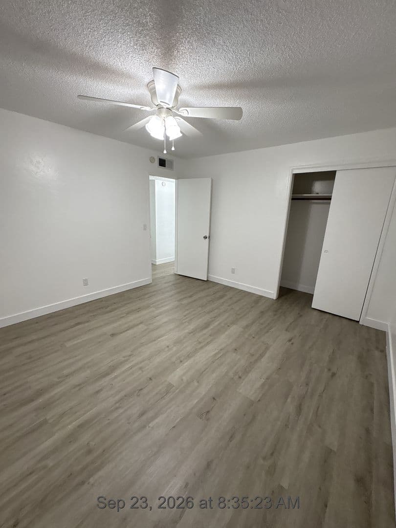 Visalia House: 3721 W Howard
