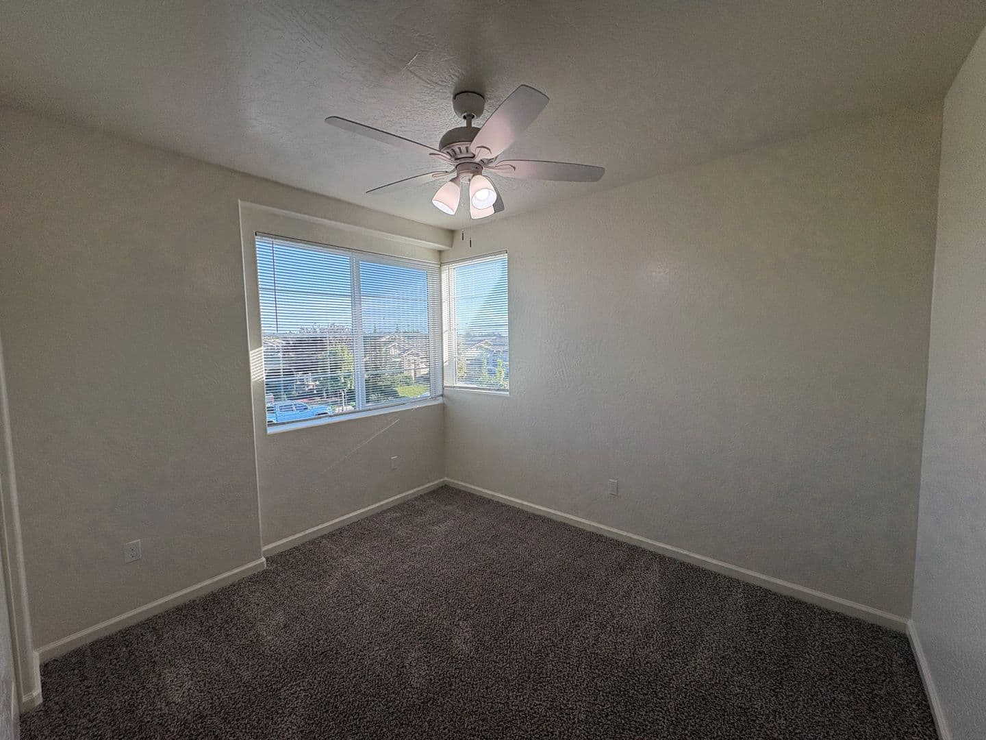 Visalia House: 1005 West Sedona Ave