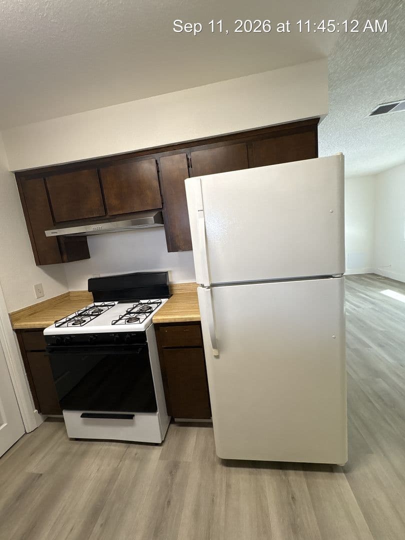 Visalia Apartment: 748 S Goddard  A-D