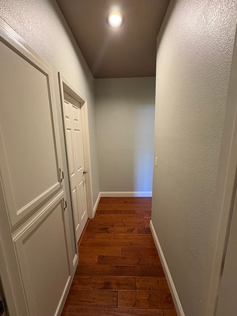 Hanford House: 540 West Birch Ct