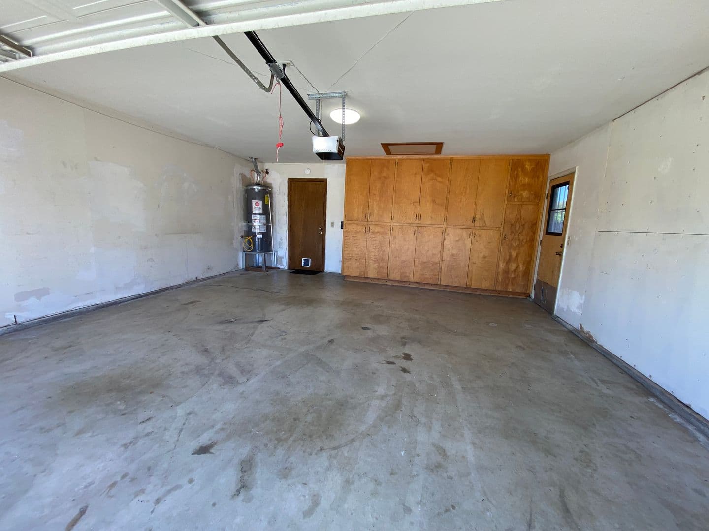 Visalia House: 1348 East Ferguson Court