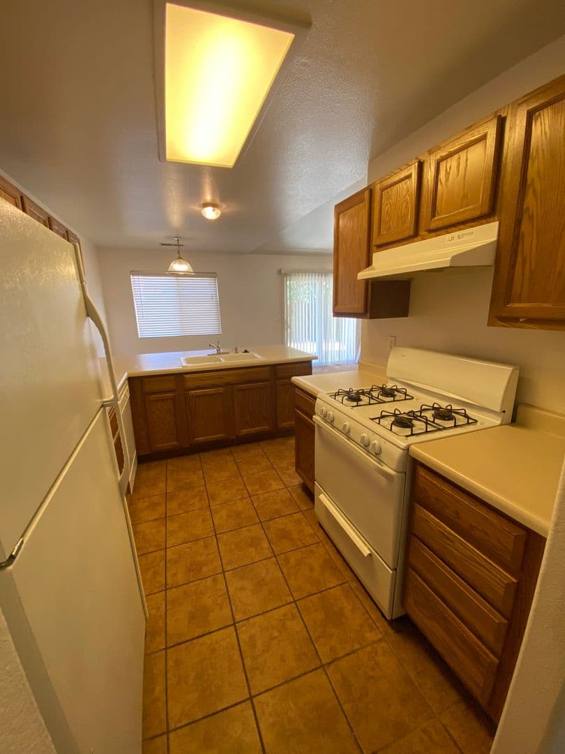 Visalia House: 3848 East Oak Avenue