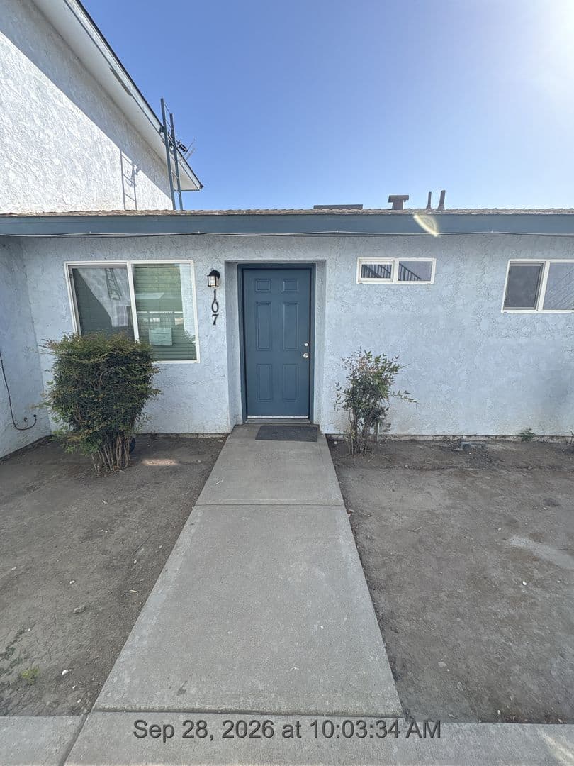 Tulare Apartment: 103-115 West Sonora Avenue