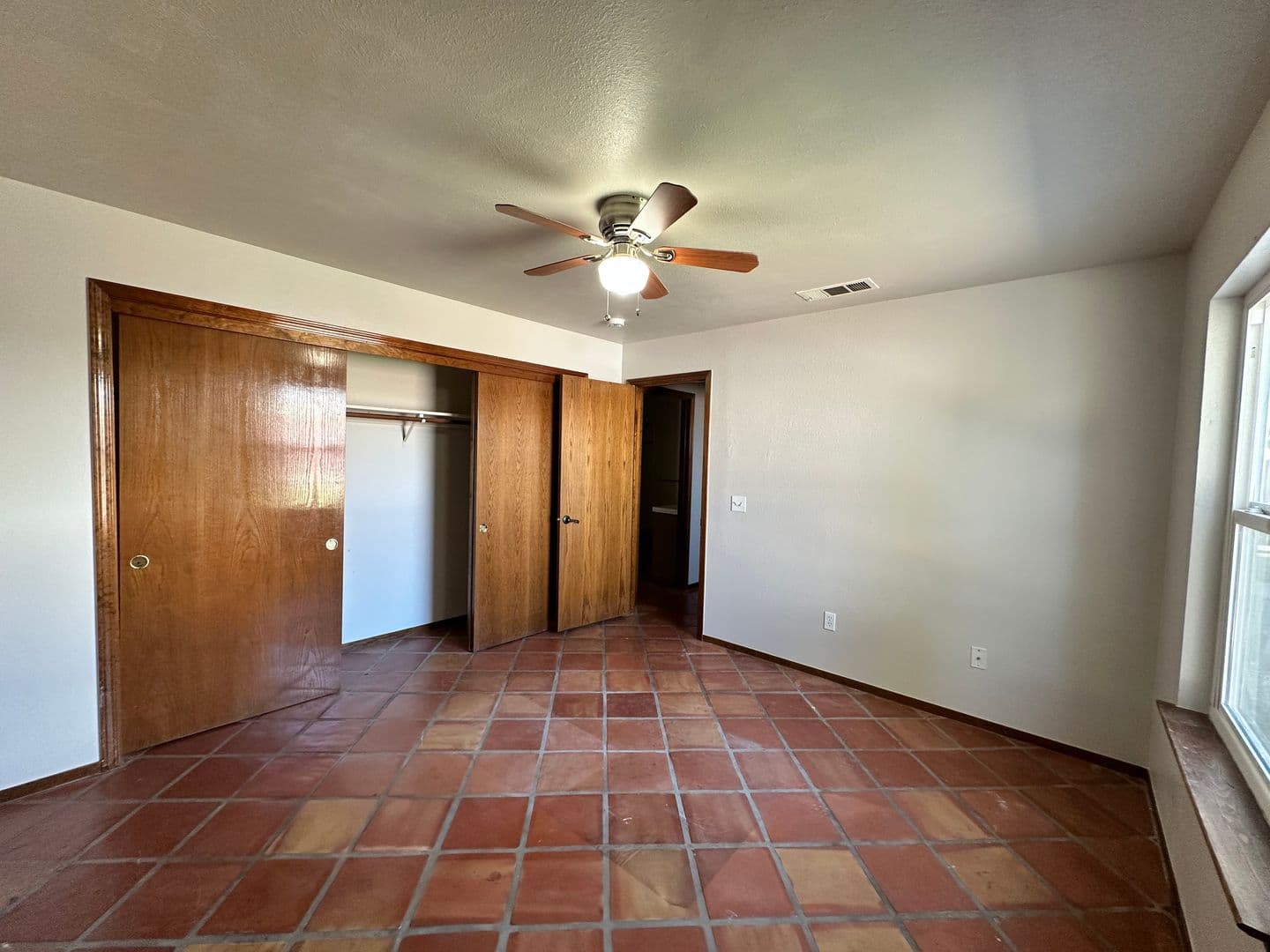 Visalia House: 1908 East College Ave
