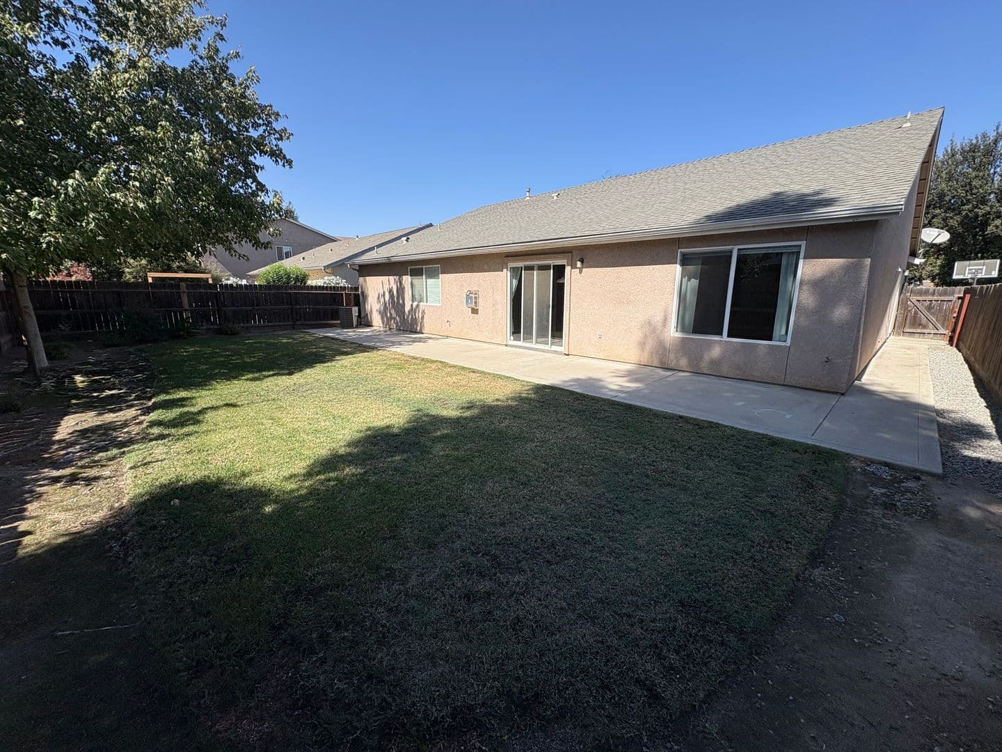 Visalia House: 2967 West Jerome Ave
