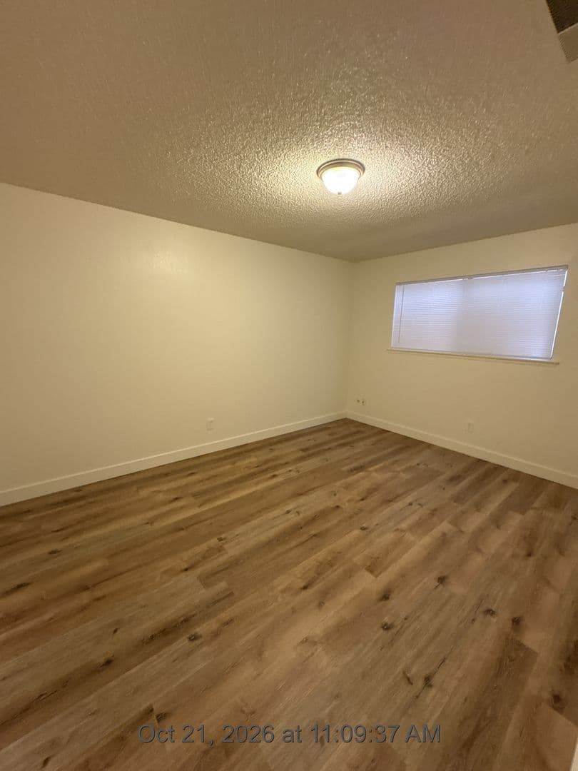 Visalia Apartment: 2015-2019 E. Walnut Ave