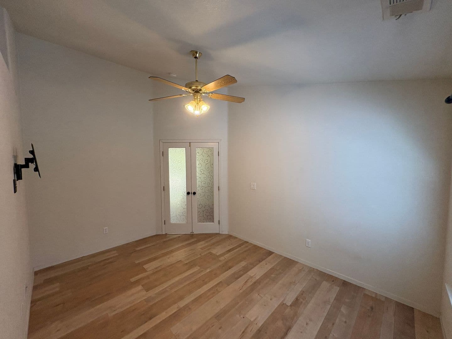 Visalia House: 3524 S. Lincoln Ct