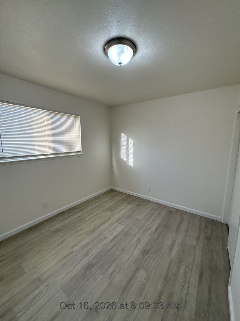Visalia Apartment: 816 West Murray Avenue