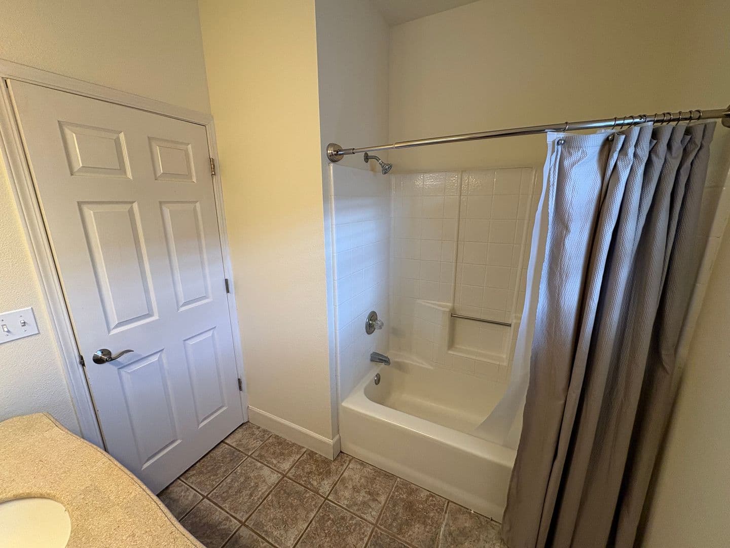 Hanford House: 540 West Birch Ct
