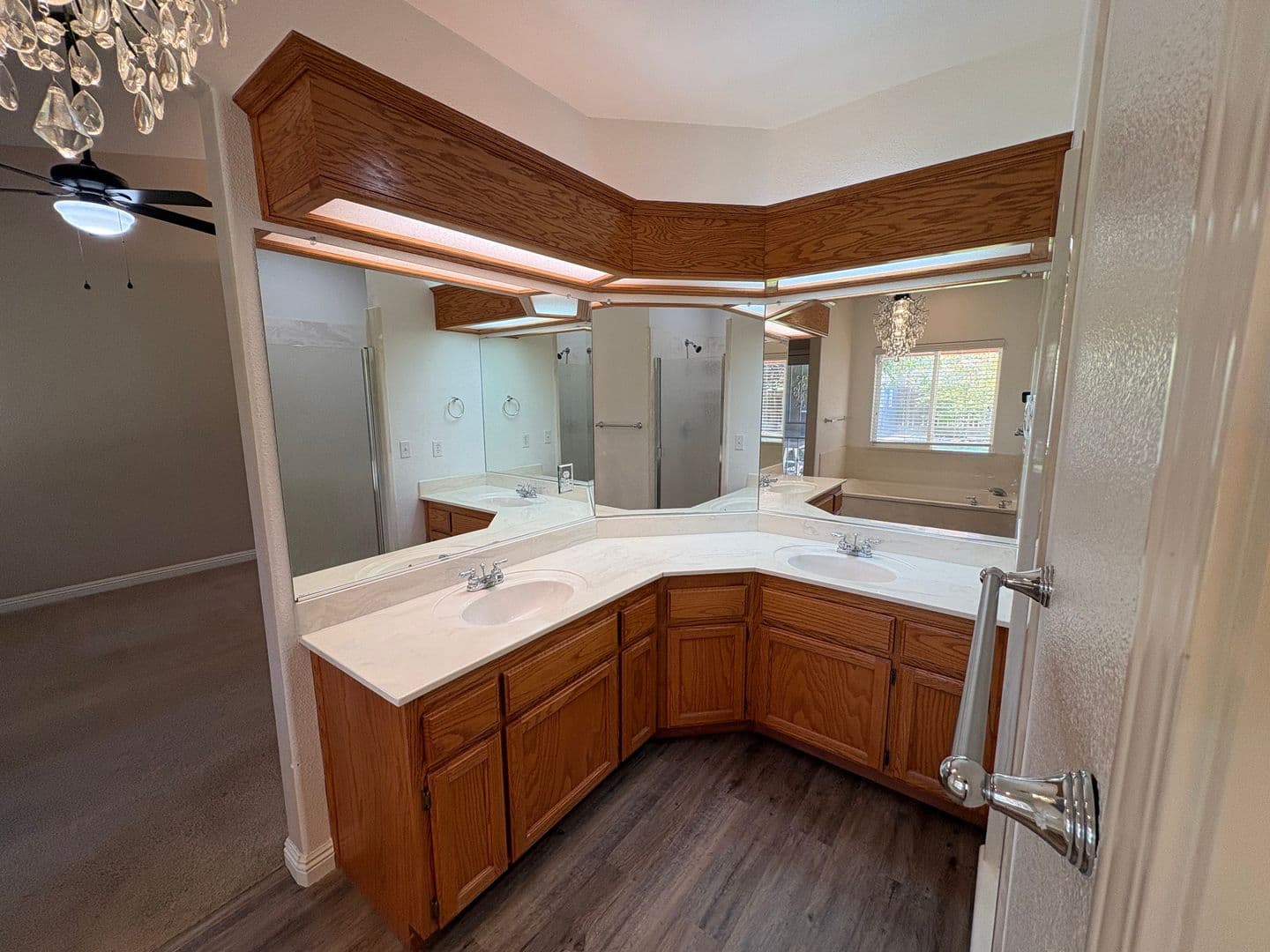 Visalia House: 2643 West Oakridge Ave