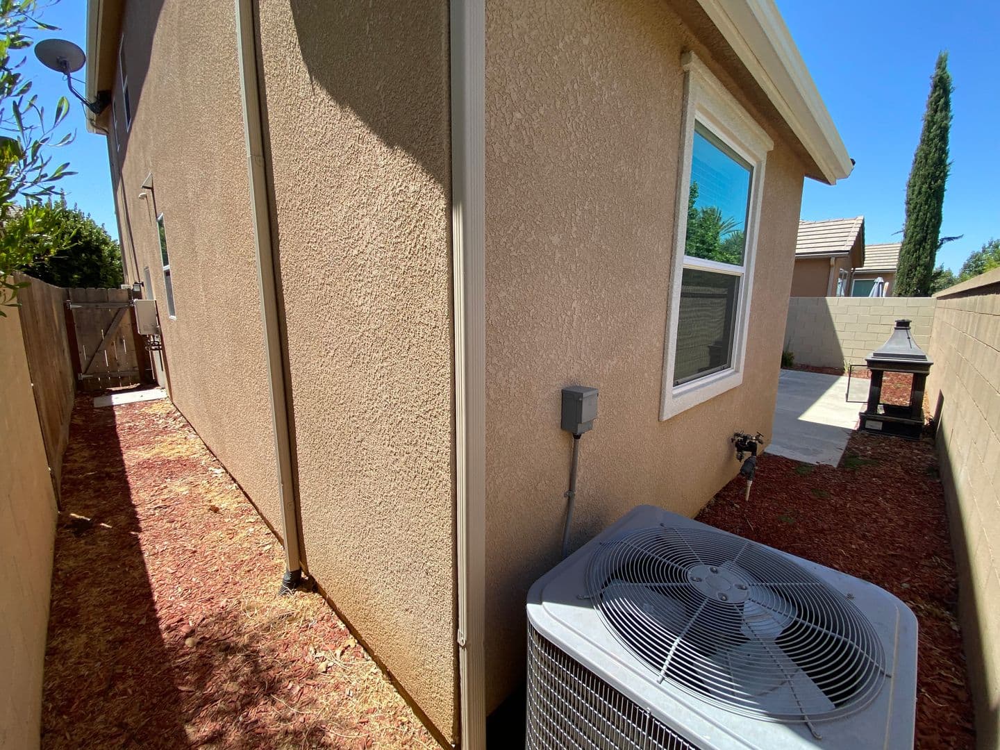 Clovis House: 3461 Alcove Way
