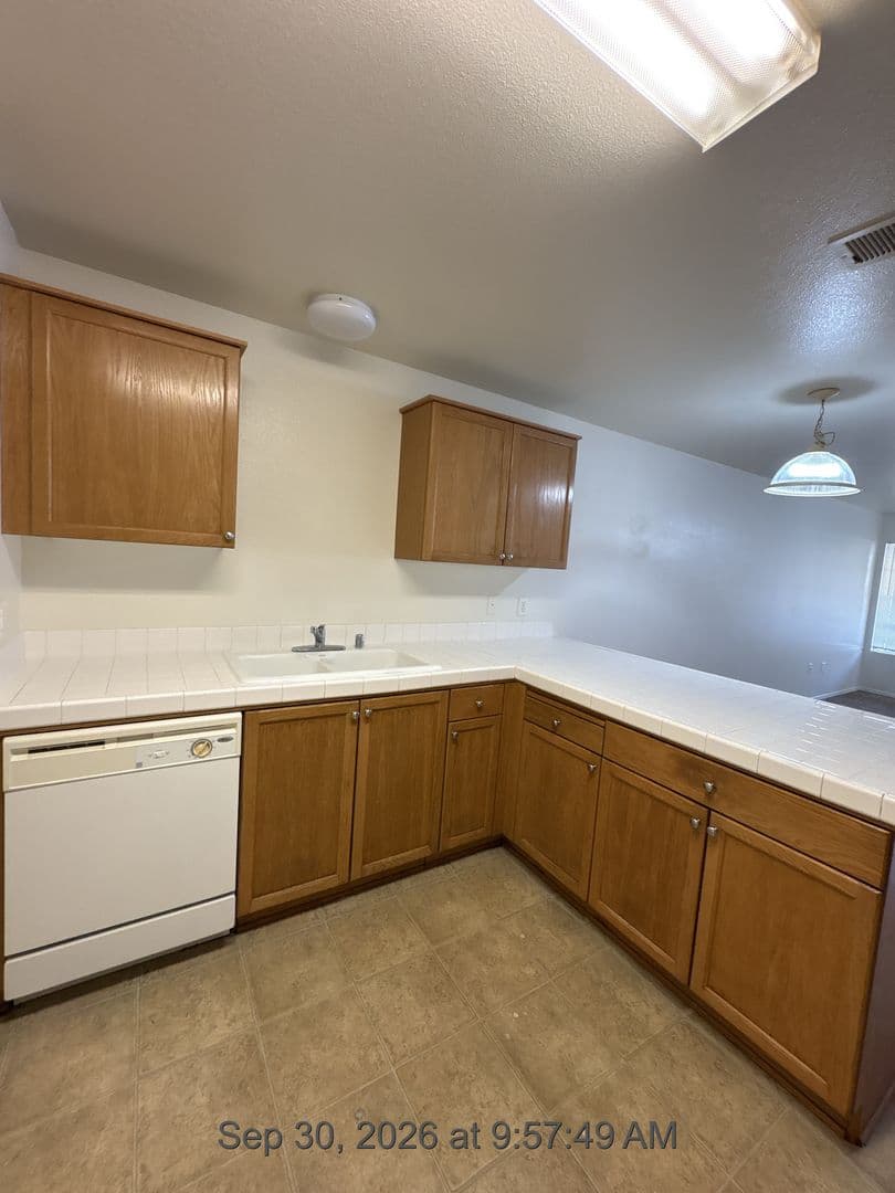 Visalia Apartment: 4203-4349 West Walnut Avenue