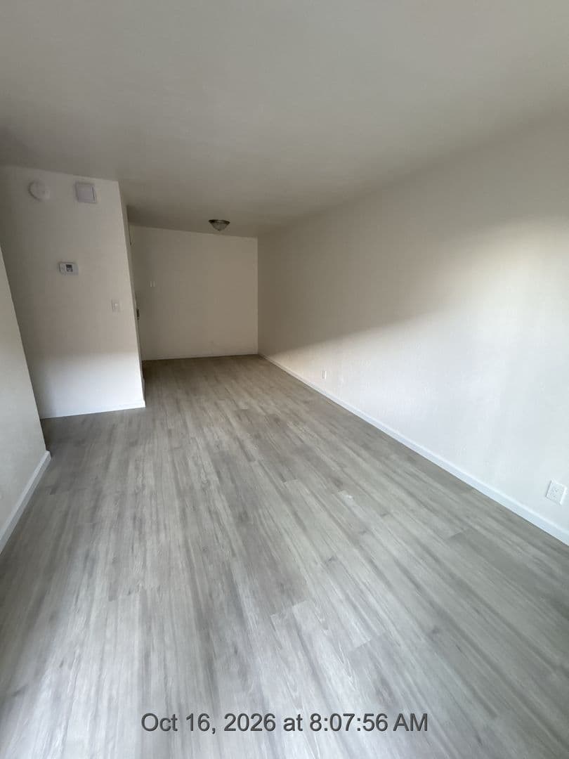 Visalia Apartment: 816 West Murray Avenue