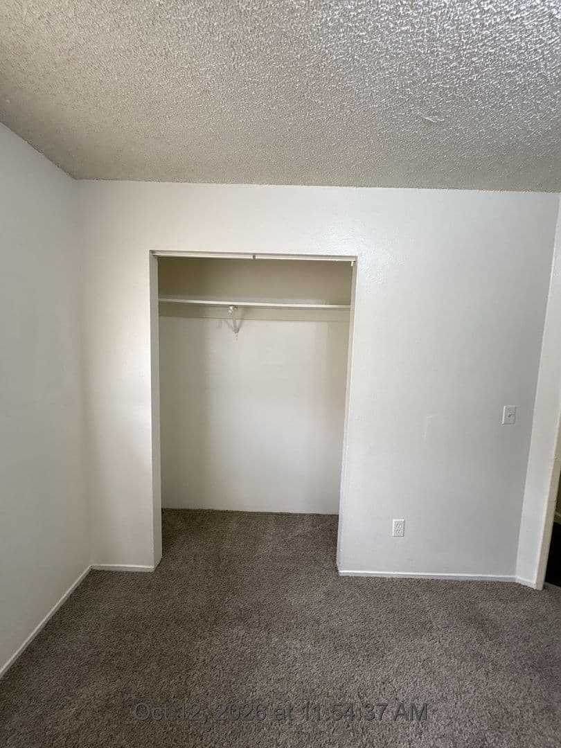 Visalia Apartment: 615 S Demaree St