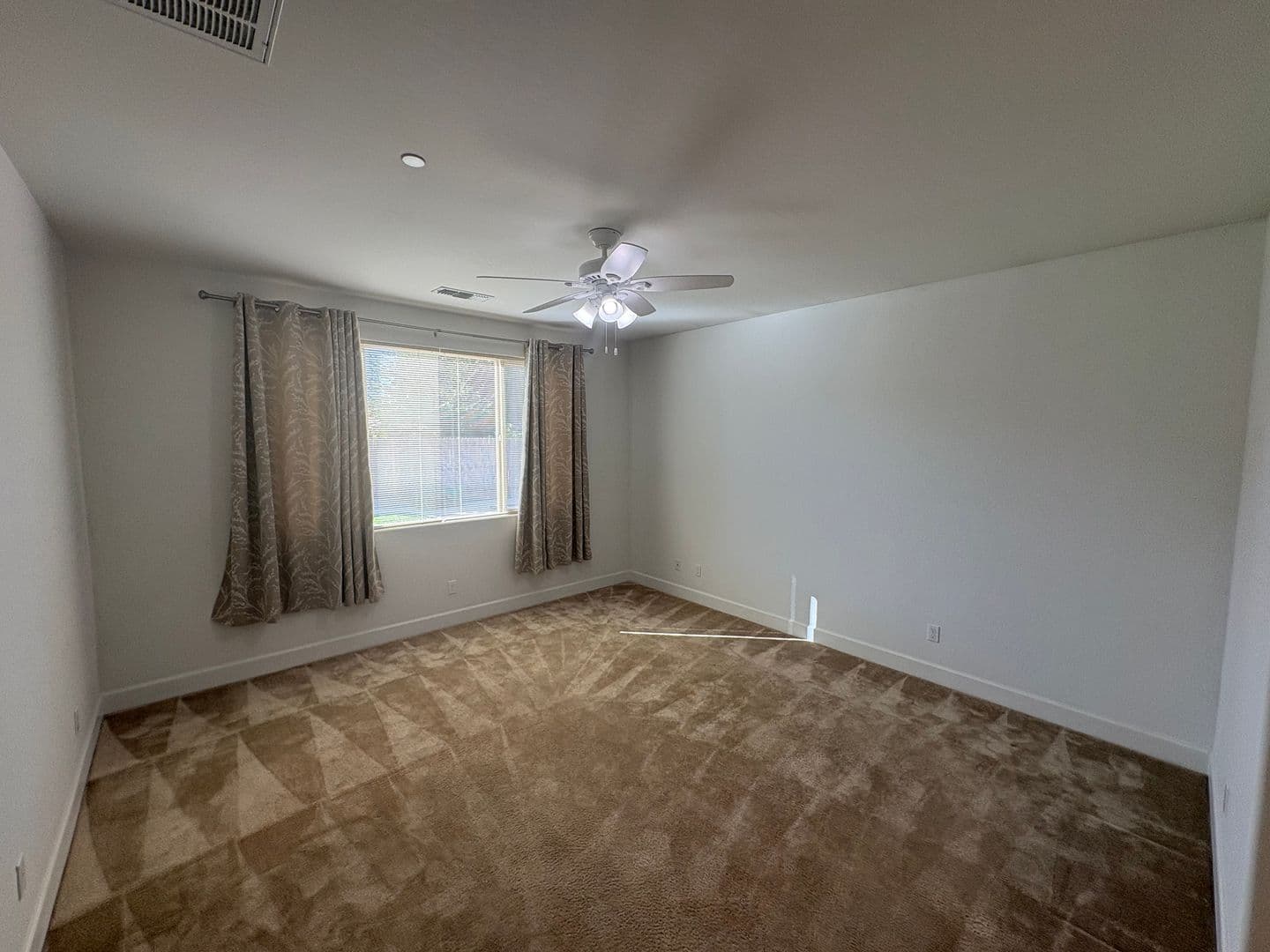 Visalia House: 3215 S Meadowbrook St