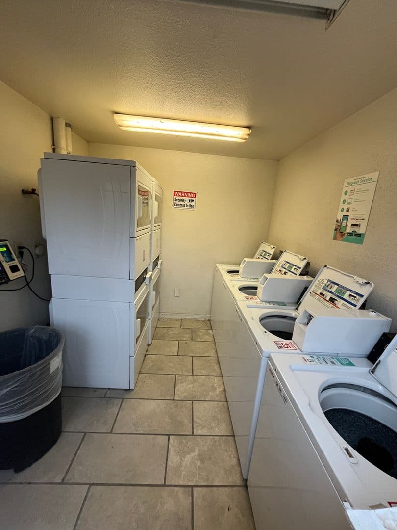 Porterville Apartment: 1704 W Olive Ave