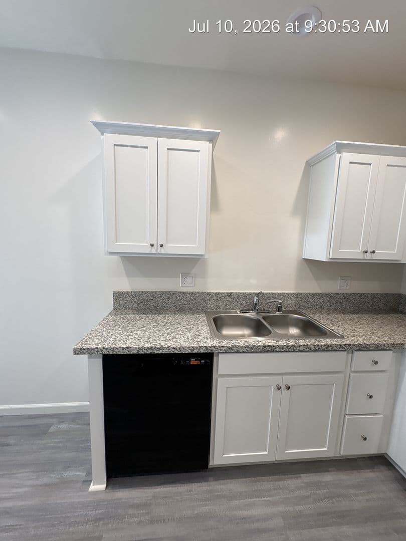 Visalia Apartment: 711-747 S Pinkham