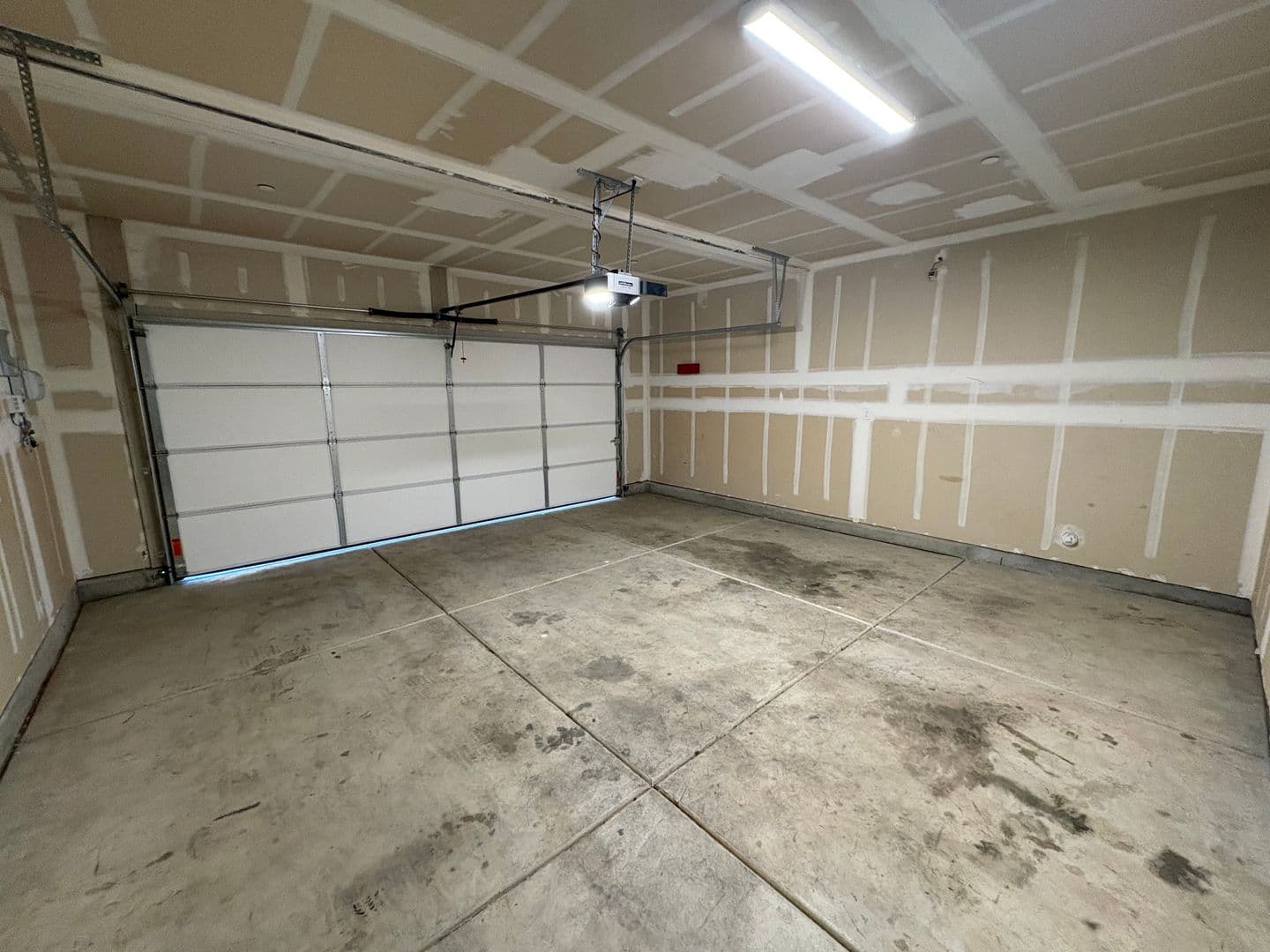 Visalia House: 1005 West Sedona Ave