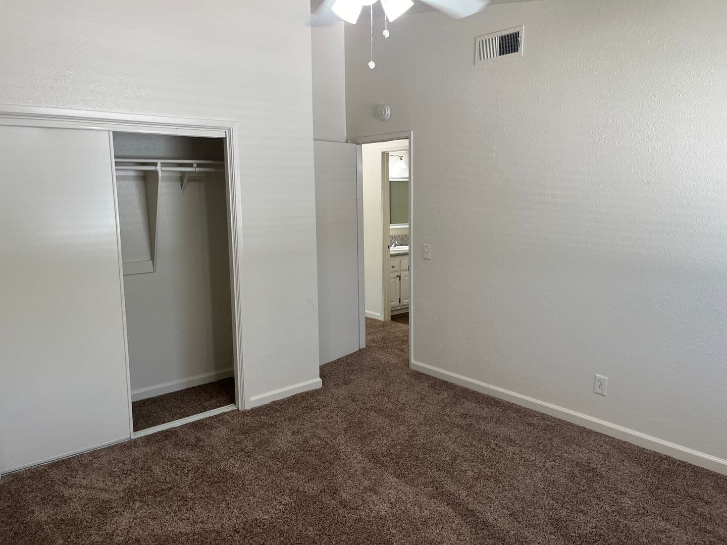 Visalia Apartment: 3900-4054 West Meadow Ave.