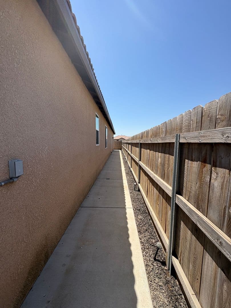 Tulare House: 3272 Manchester St