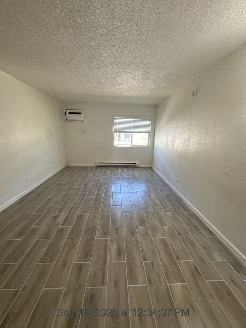 Hanford Apartment: 530-580 S. Richmond Ave