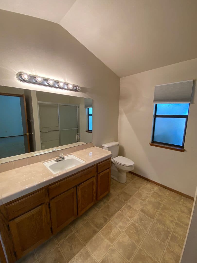 Visalia House: 1348 East Ferguson Court